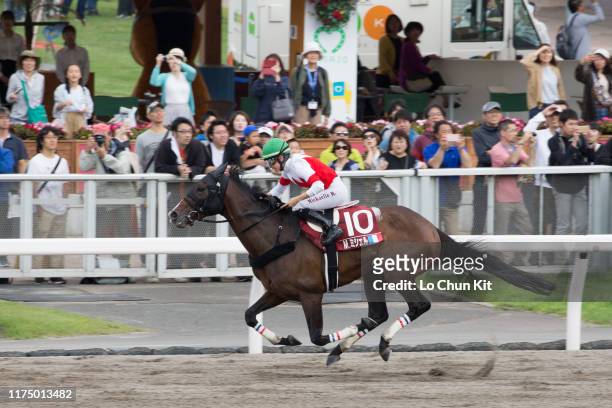 French jockey Mickaelle Michel riding Suave Aramis wins the Race 10 2019 World All-Star Jockeys 3rd Leg at Sapporo Racecourse on August 25, 2019 in...