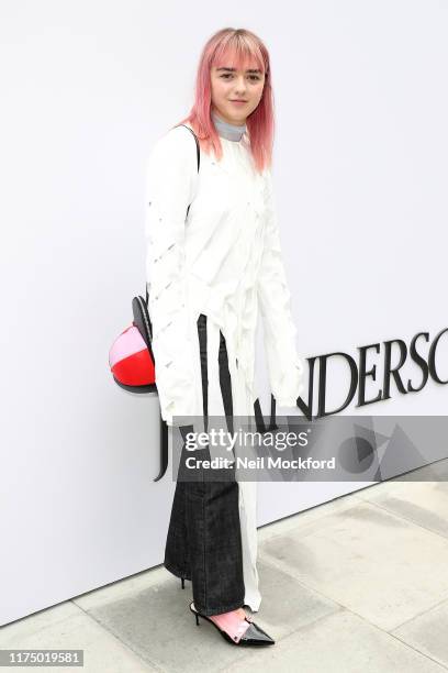 Maisie Williams attends JW Anderson at Yeomanry House during LFW September 2019 on September 16, 2019 in London, England.