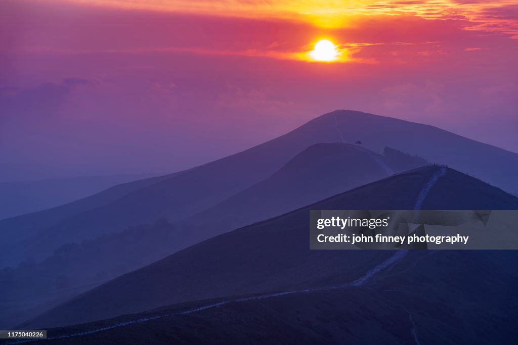 The Great Ridge Sunrise Castleton Peak District Uk High-Res Stock Photo ...