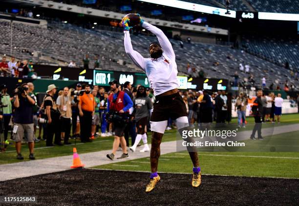 Odell Beckham Jr. #13 of the Cleveland Browns catches the ball during warmups before their game against the New York Jets at MetLife Stadium on...