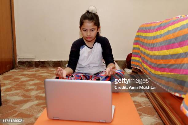 Pakistan Girl Photos and Premium High Res Pictures - Getty Images