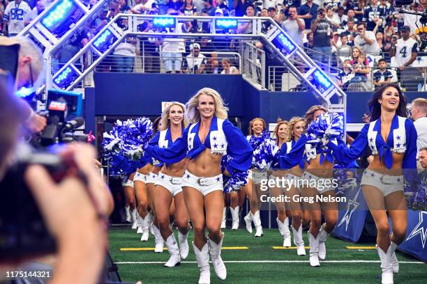 Dallas Cowboys cheerleaders taking field before game vs Green Bay Packers at AT&T Stadium. Arlington, TX 10/6/2019 CREDIT: Greg Nelson