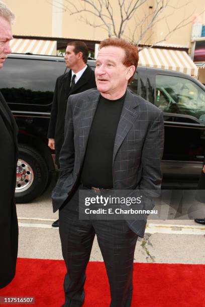 Robin Williams during Los Angeles Premiere of Columbia Pictures' "RV" at Mann Village Theatre in Westwood, California, United States.