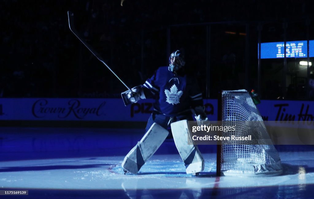 Toronto Maple Leafs play the Tampa Bay Lightning