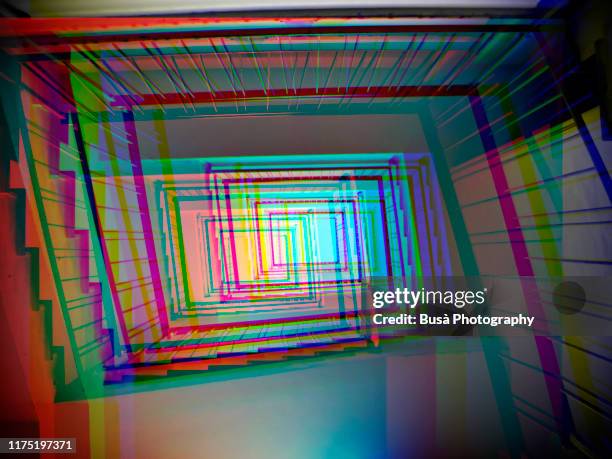 3d image of low angle perspective of a rectangular stairwell - vertigo foto e immagini stock