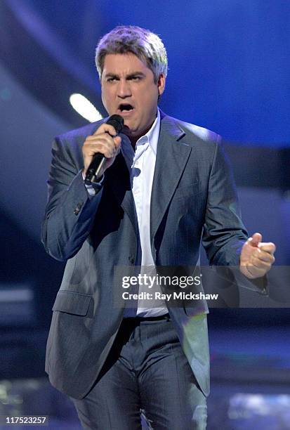 "American Idol" Season 5 - Top 2 Finalist, Taylor Hicks from Birmingham, Alabama *EXCLUSIVE*