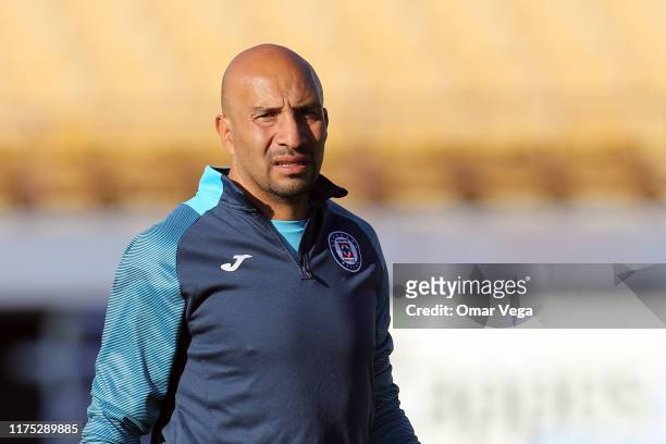 Óscar Pérez Rojas of Cruz Azul looks on during a training session ahead of the Leagues Cup Final at Cashman Field on September 17, 2019 in Las Vegas,...