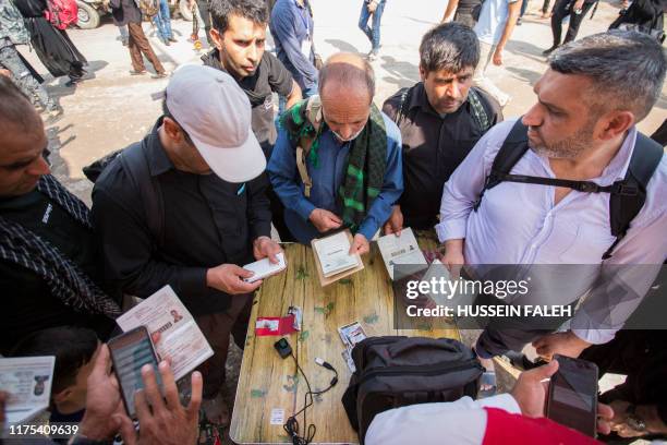 Sim Cards Photos and Premium High Res Pictures - Getty Images