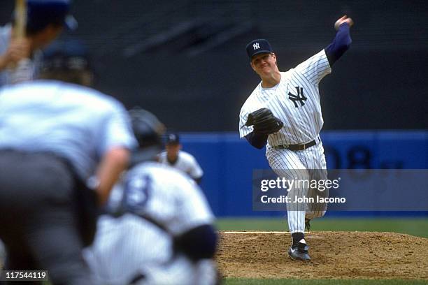 New York Yankees Jim Abbott in action, pitching vs Kansas City Royals at Yankee Stadium. Bronx borough of New York City 4/12/1993 CREDIT: John Iacono