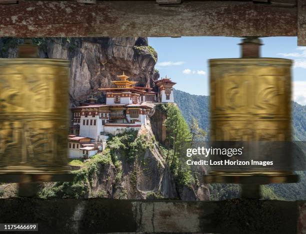 tiger's nest, buddhist monastery near paro, bhutan - taktsang monastery stock pictures, royalty-free photos & images