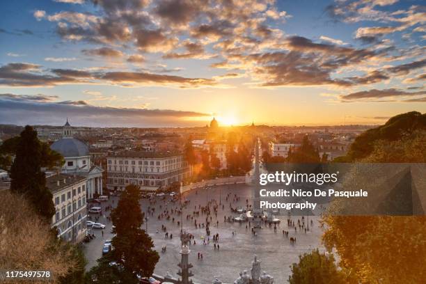 sunset at piazza del popolo - basílica-de-são-pedro imagens e fotografias de stock