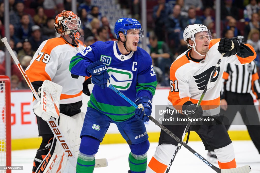 NHL: OCT 12 Flyers at Canucks
