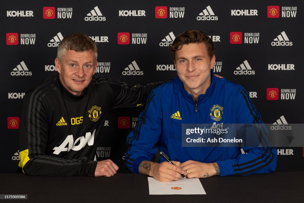 Victor Lindelof Signs A Contract Extension at Manchester United