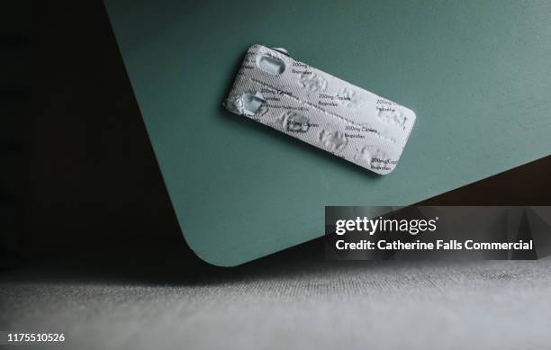 ibuprofen - ibuprofen stock pictures, royalty-free photos & images