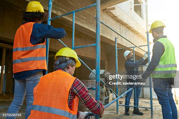 byggnadsställningar på byggarbetsplatsen - scaffolding bildbanksfoton och bilder