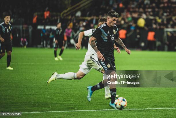Rodrigo de Paul of Argentina controls the ball during the International Friendly between Germany and Argentina at Signal Iduna Park on October 09,...