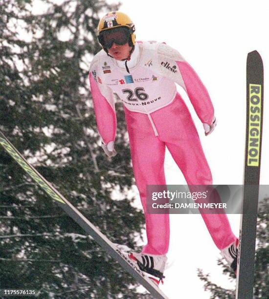 Le Français Ludovic Roux effectue un saut, le 18 janvier à Chaux-Neuve, lors de la manche française de la Coupe du monde de combiné nordique à...