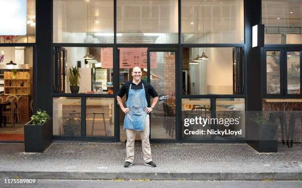 ready for our customers - fast food restaurant exterior stock pictures, royalty-free photos & images