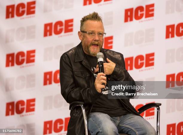 Sam Weller Pictures and Photos - Getty Images