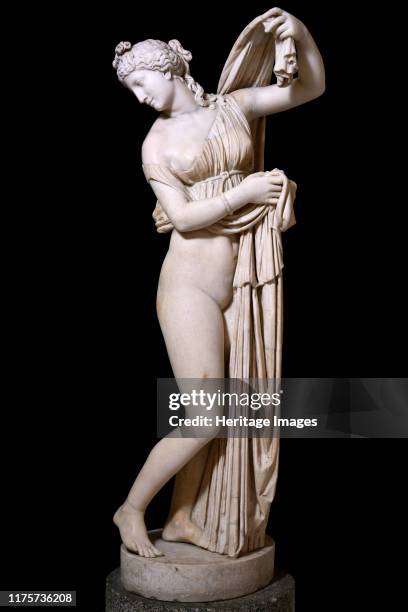 Venus Callipyge, 2nd cen. AD. Found in the Collection of Museo Archeologico Nazionale di Napoli. Artist Art of Ancient Rome, Classical sculpture .