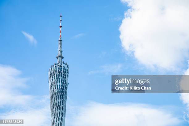 guangzhou canton tower under clear sky - canton tower imagens e fotografias de stock