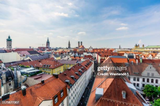 germany, bavaria, munich, city center and cathedral of our lady - marienplatz stockfoto's en -beelden