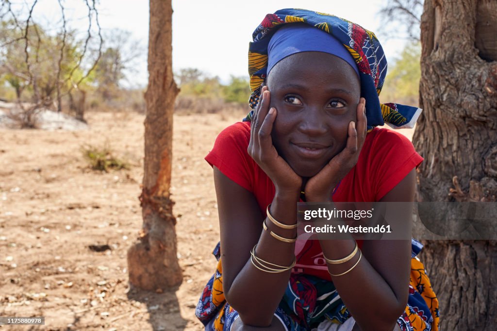 Ndengelengo woman with hair cover, Garganta, Angola.