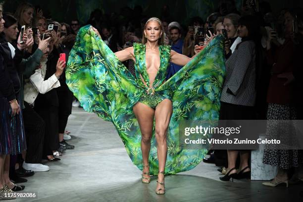 Versace - Runway - Milan Fashion Week Spring/Summer 2020, News Photo