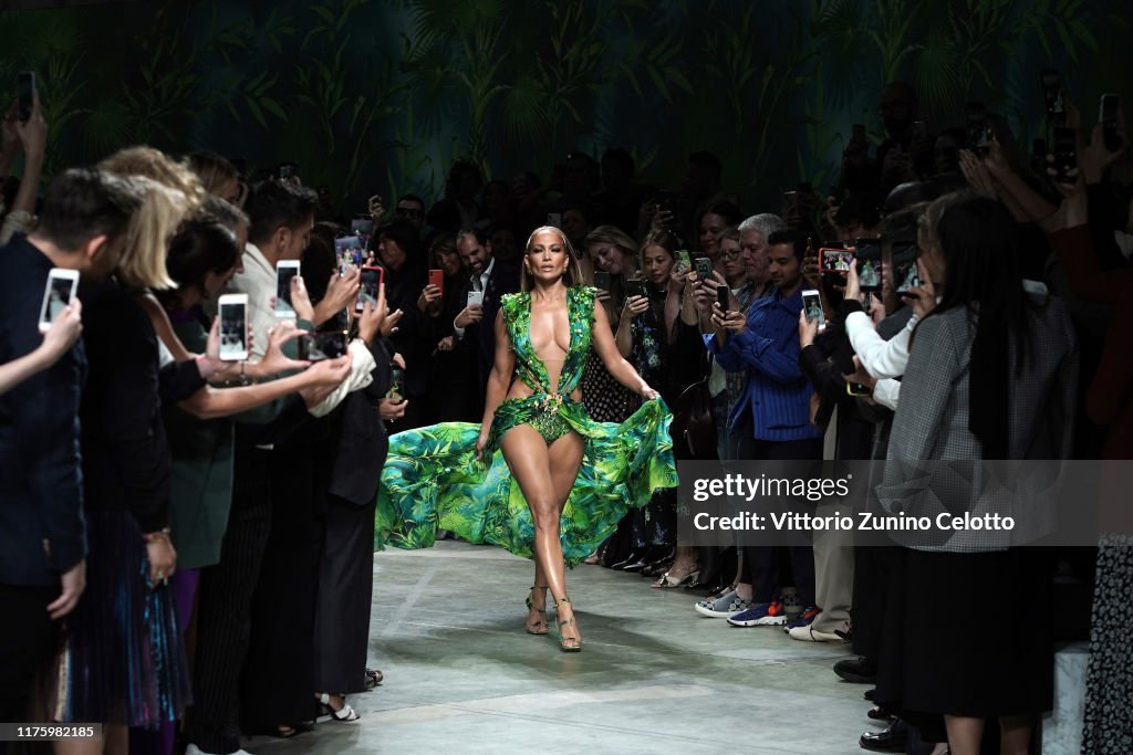 Versace - Runway - Milan Fashion Week Spring/Summer 2020