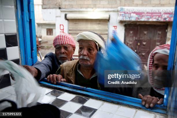 Yemen Roti The Yemen Photos and Premium High Res Pictures - Getty Images
