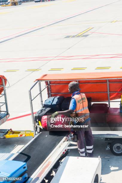 Laggage Ramp Loading Ramp Photos and Premium High Res Pictures - Getty Images