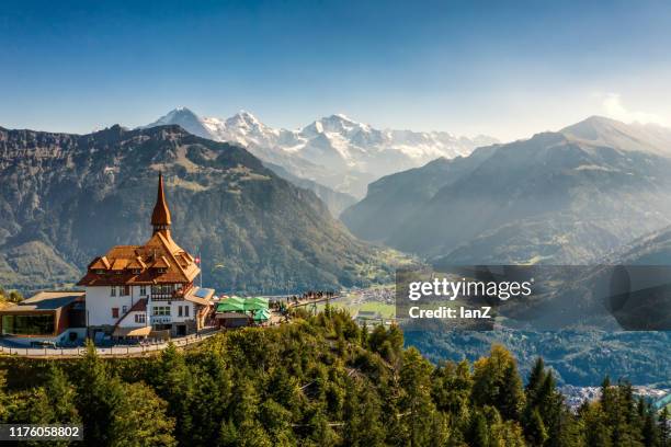 aerial view of interlaken from the harderkulm in switzerland - jungfraujoch stockfoto's en -beelden