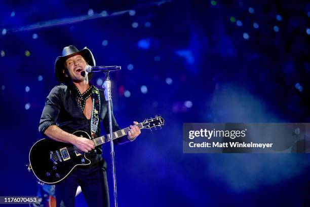 Tim McGraw performs onstage during the 2019 iHeartRadio Music Festival at T-Mobile Arena on September 20, 2019 in Las Vegas, Nevada.