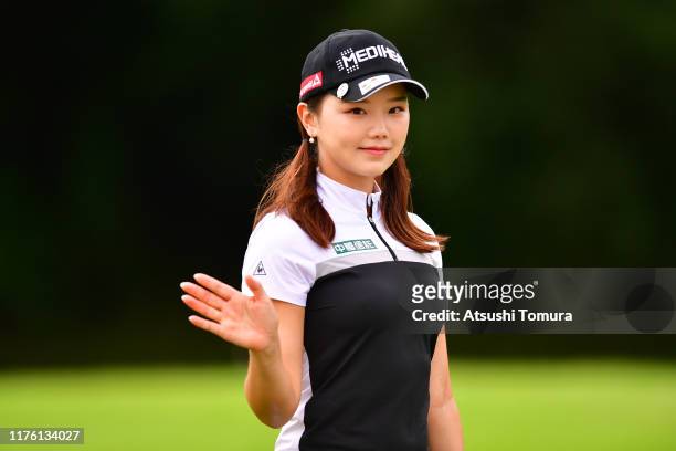 Yuting Seki of China waves on the 18th hole during the second round of the Descente Ladies Tokai Classic at Shin Minami Aichi Country Club Mihama...