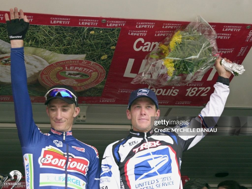 Didier Rous le Français Didier Rous et l'Américain Lance Armstrong posent sur le ...