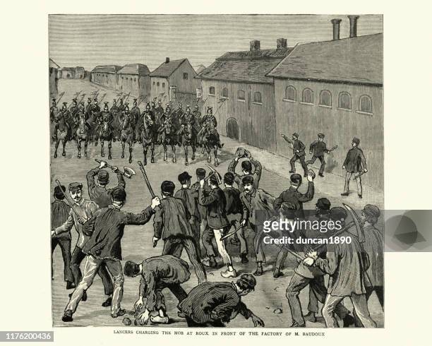 soldaten, die den mob streikender bergleute aufladen, belgien, 1886, 19. jahrhundert - belgische kultur stock-grafiken, -clipart, -cartoons und -symbole