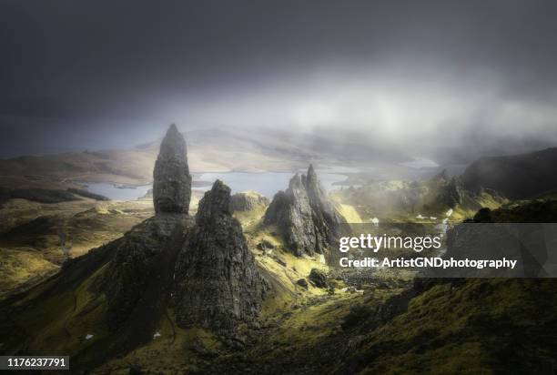 old man of storr on the isle of skye in scotland. - old man of storr stock pictures, royalty-free photos & images