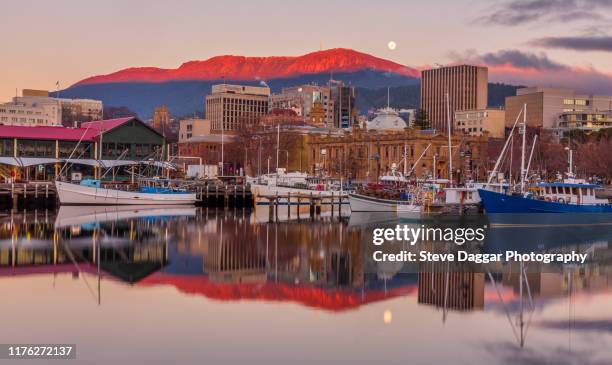 hobart sunrise - hobart stock-fotos und bilder