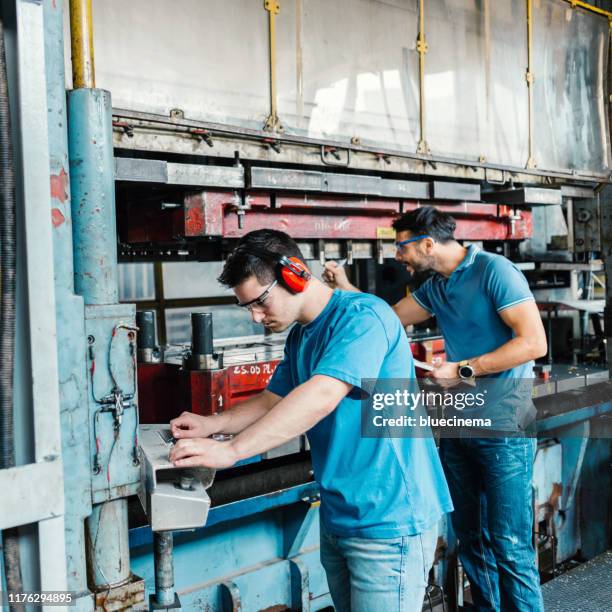 Two Hand Control Photos and Premium High Res Pictures - Getty Images