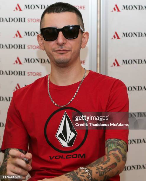 Cd Signing Photos and Premium High Res Pictures - Getty Images