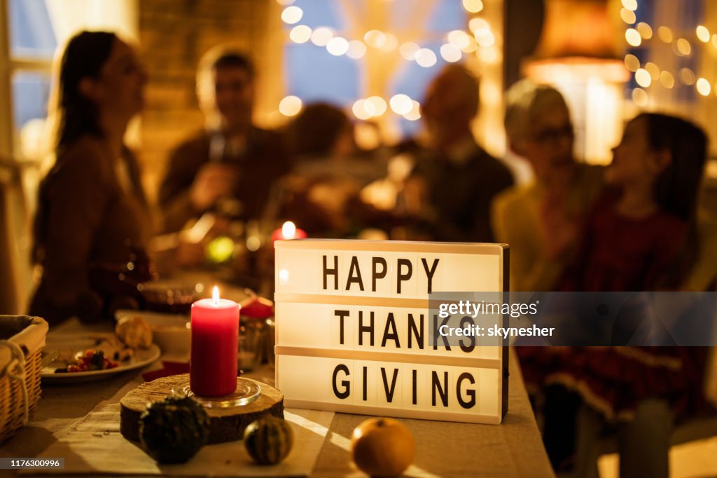 Glückliche Thanksgiving Menschen!