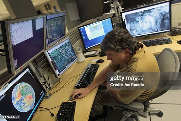 Computer Models Storm Weather Forecast Model Photos and Premium High Res Pictures - Getty Images