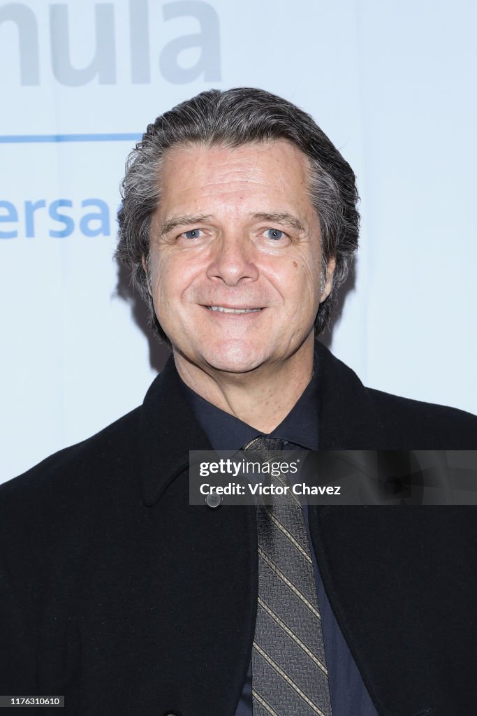 "Todo Para La Mujer" 30th Anniversary Party And Red Carpet