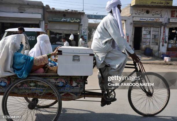 Ismail Reksha 598 Dera Ismail Khan Stock Photos, High-Res Pictures, and Images ...