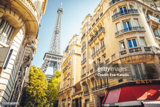 paisaje urbano de parís - bistro paris fotografías e imágenes de stock