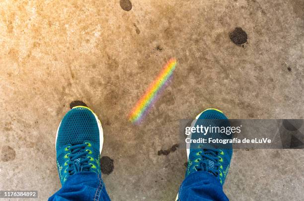 shoes and spectrum - simbolismo foto e immagini stock