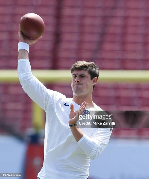 Quarterback Daniel Jones of the New York Giants warms up before the game against the Tampa Bay Buccaneers at Raymond James Stadium on September 22,...