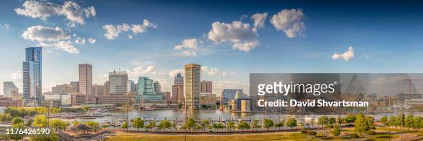 baltimore harbor in the afternoon - baltimore, maryland, usa, june 2019 - baltimore maryland foto e immagini stock