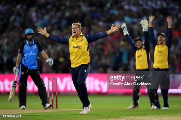 Simon Harmer of Essex appeals unsuccessfully for the wicket of Wayne Parnell of Worcestershire on his hat-trick ball during the Vitality T20 Blast...