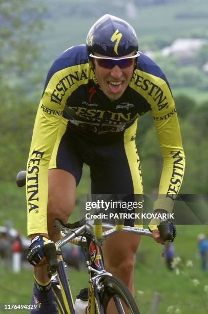 Le Français Christophe Moreau remporte, le 19 mai 2000, le contre-la-montre Laguiole-Laguiole, 4e étape du 52e Grand-Prix cycliste du Midi libre et...